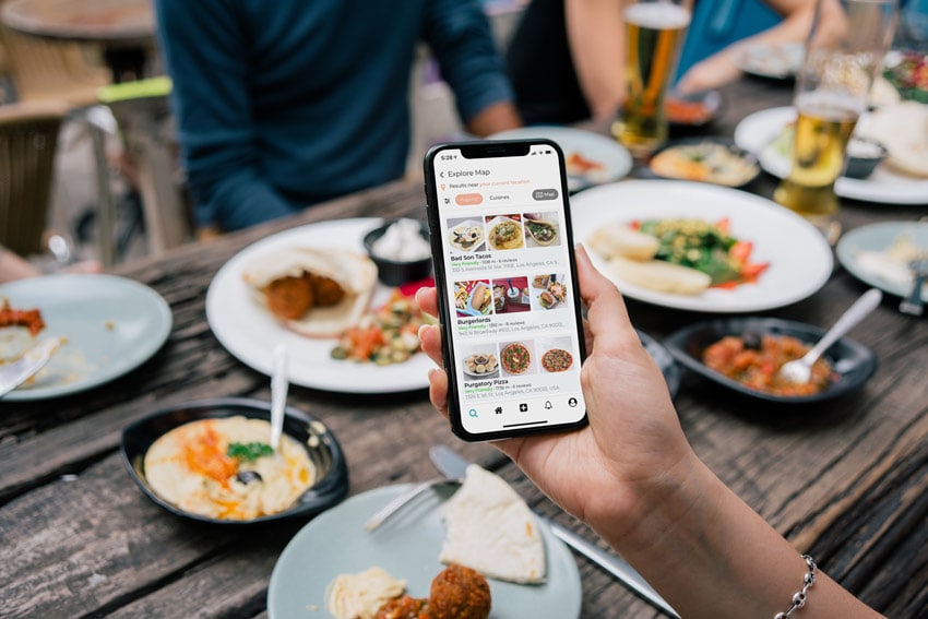 restaurant review and discovery app