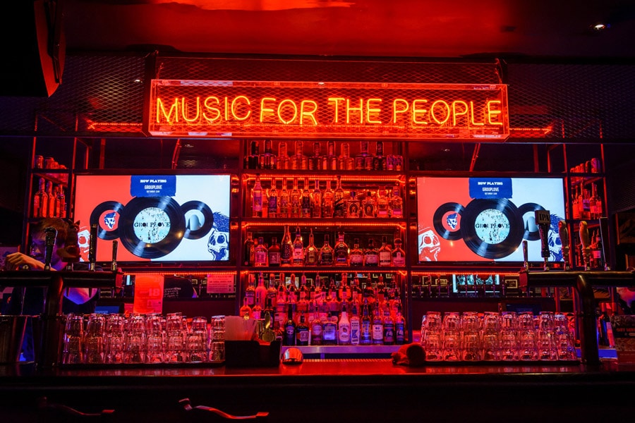 Bar scene - music for the people